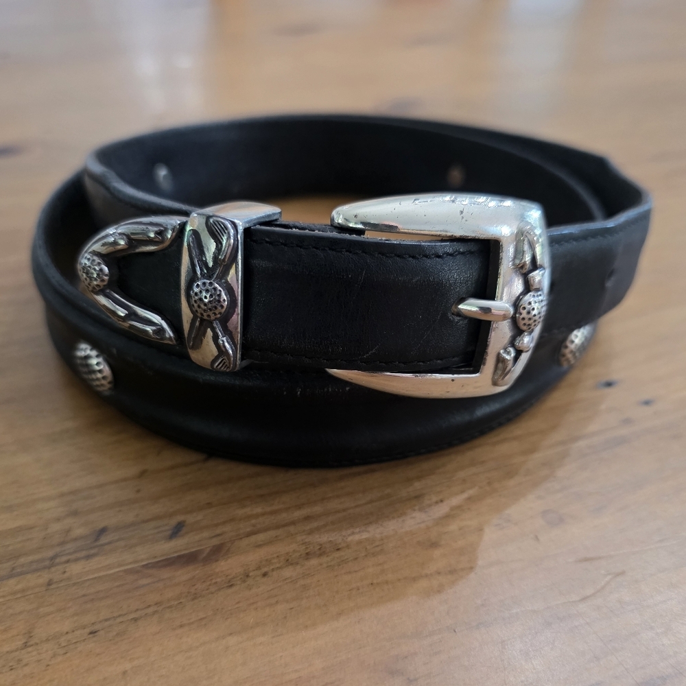 Onyx by Brighton Preppy Black Leather Silvertoned Golf Themed Belt Vintage. 38